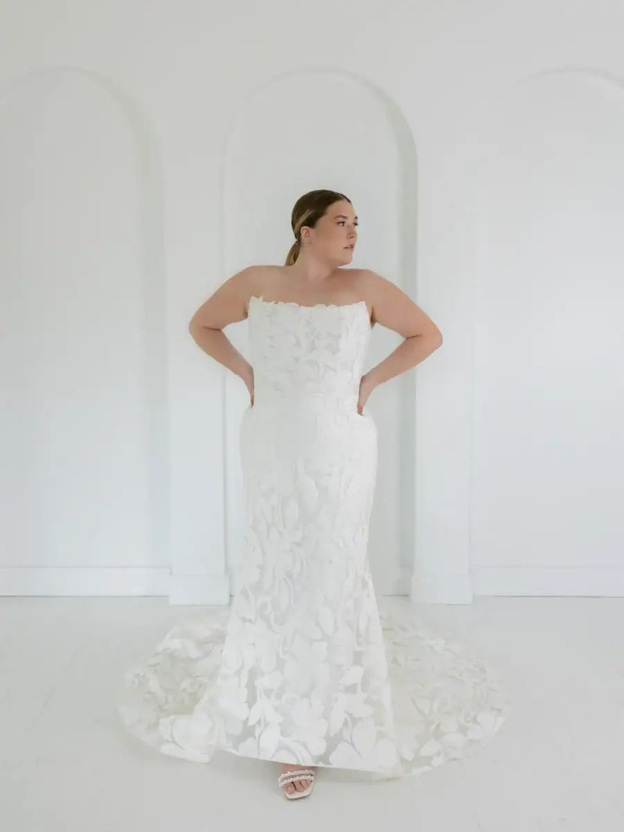 la curve by beccar wedding dress with strapless scoop neckline