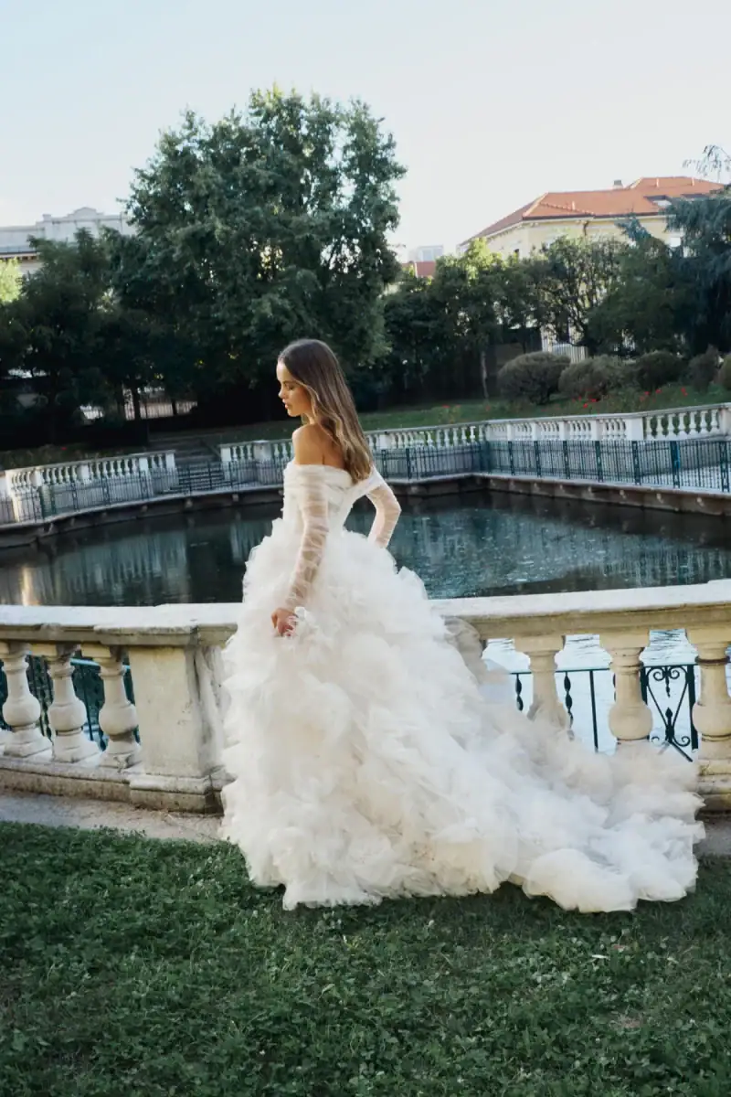 monique lhuillier bliss bl25205 tulle ball gown with textured skirt