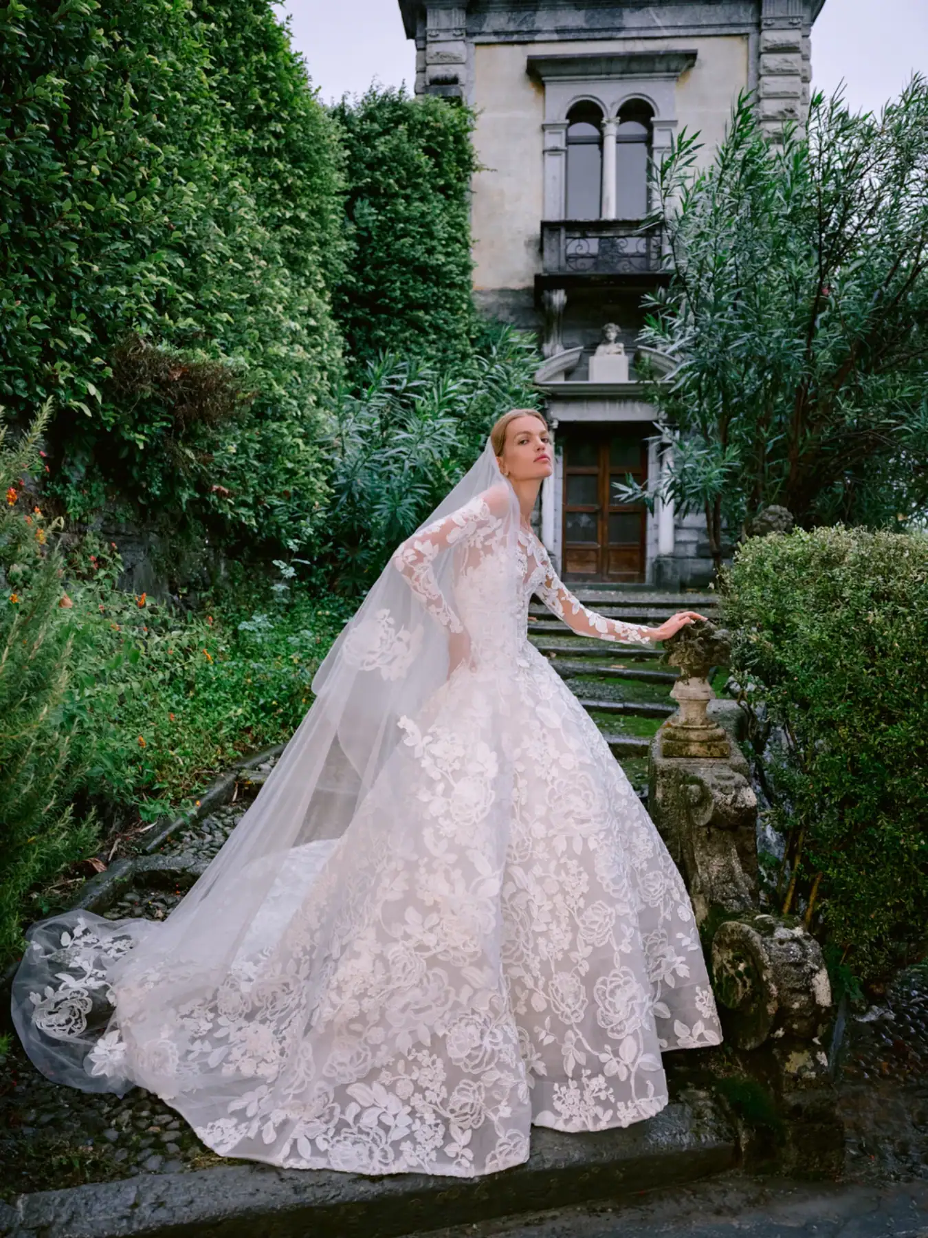 monique lhuillier divina drop waist lace ball gown wedding dress