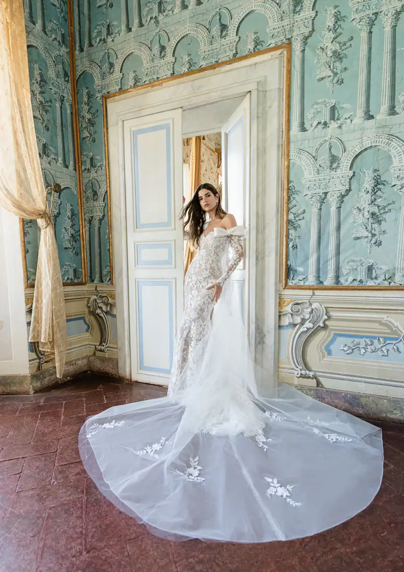 Monique Lhuillier Ferrara