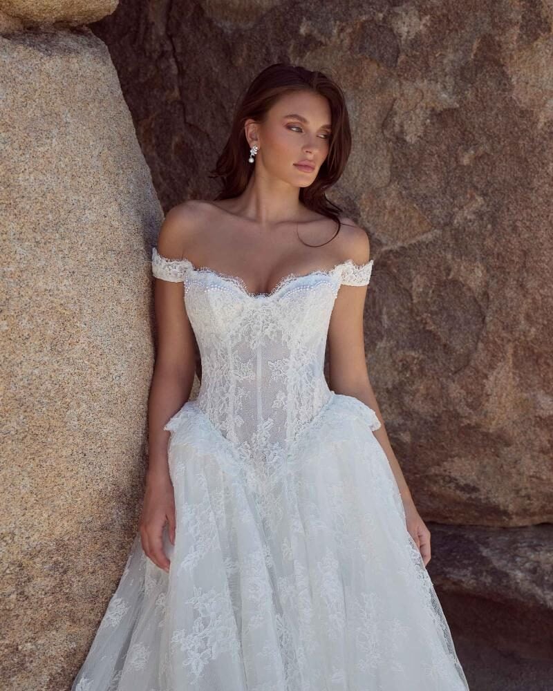 Wedding dress photo from La Jeune Mariee